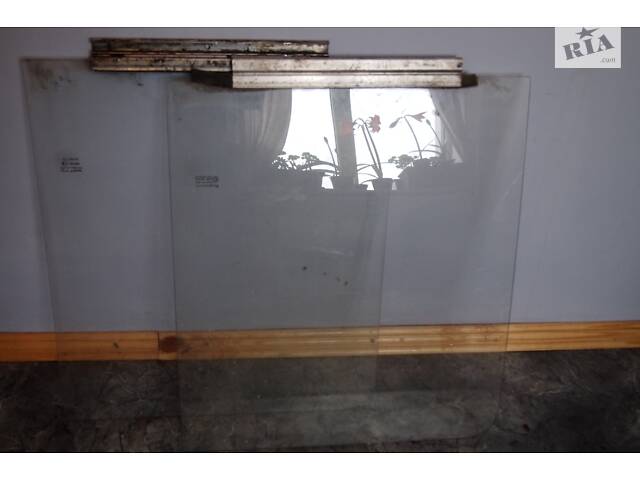 стекло у двері ліве або праве фіат дукатотпежо джі5 1991-1995рв ціна 1300гр одне з планкою нижньою не затерте гарантія