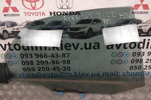 Скло заднє праве Toyota Avensis T22 HB 6810305050