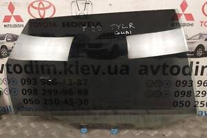 Скло заднє праве Toyota Avensis T22 Універсал 6810305090