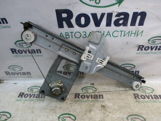 Стеклоподъемник механический задний правый (Кросовер) Dacia DUSTER 2010-2013 (Дачя Дастер), БУ-302714 - Фото 1