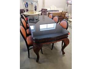 Стіл Бароко Італія Різьблений, ручна робота. Дерев'яний каркас відреставрований.