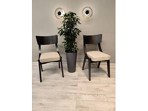 Стілець Діран зручний та практичний варіант для вашого столу. Стільчик для дому, для бізнесу.