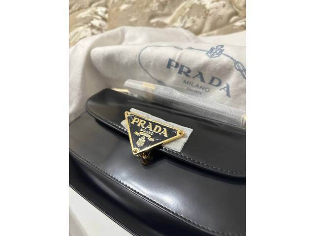 Стильна чорна лакована сумка - Фото 3