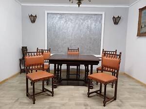 Стол и 5 стульев. Антикварные - ХІХ ст. Французские ?? Ручная работа. Отреставрированы!! Деревянные. Ручная резьба. В