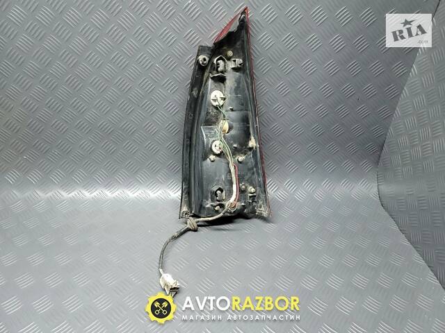 Стоп фонарь задний левый CB0251160A на Mazda Premacy 1999-2005 год - Фото 4