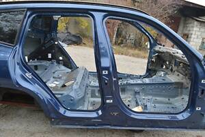 Стойка кузова центральная правая BMW X3 G01 18- на кузове (01) цвет phytonic-blau metallic 41007494062