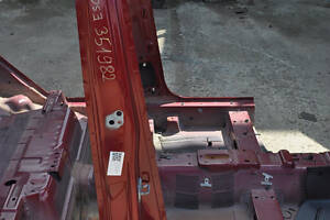 Стойка кузова центральная правая Ford Escape MK3 13- красная на кузове, тычки