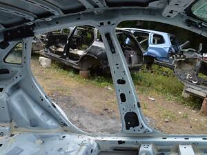 Стойка кузова центральная правая Ford Escape MK4 20- (01) LJ6Z-78211A10-A