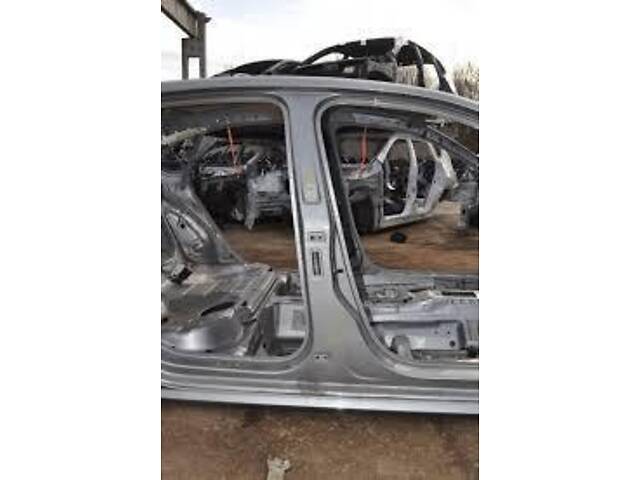 Стойка кузовная центральная правая VW Passat B7 USA 1.8 TSI 2012-2015 561-809-836