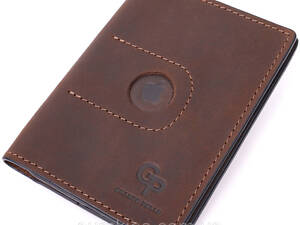 Стильна шкіряна обкладинка на паспорт з утримувачем для Apple AirTag GRANDE PELLE 11621 Коричневий