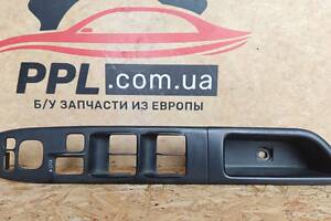 Subaru Forester II SG 2002-2008 Накладка кнопок склопідйомника ліва передня 94266SA080