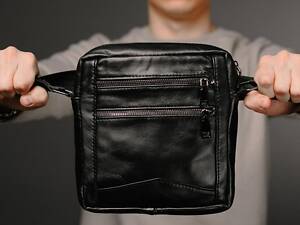 Сумка-мессенджер из натуральной гладкой кожи ST001 (черная) / artSD0094