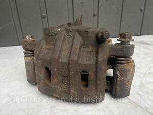 Супорт гальмівний передній лівий Mitsubishi Outlander XL 2006-2012 MR370775