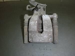 Суппорт задний левый (Седан) Renault FLUENCE 2009-2012 (Рено Флюенс), БУ-136302