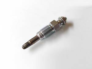 Свічка розжарення 2.4TD 10V, 1.9TD 8V 2011F VW T4 90-03, T3 79-99, Passat B3-B4 88-96, Passat B2 81-88, Polo 84-94, Golf II 83-92; AUDI 100 82-91, 80 78-95; SKODA Felicia 94-01; RENAULT Megane 96-03,