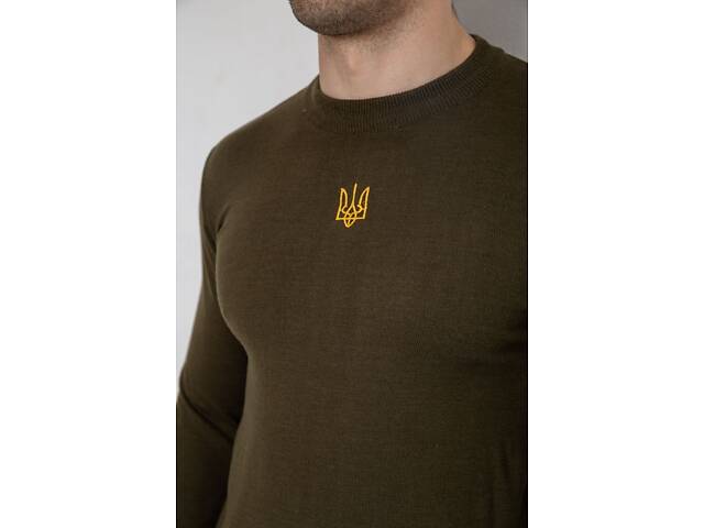 Свитер мужской однотонный с вышивкой трезубец, цвет хаки - Фото 5