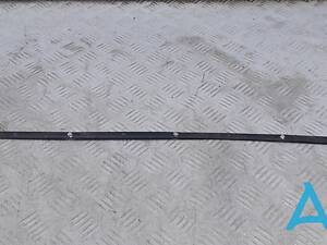 T2H1058 - Б/У Кронштейн молдинга лобового стекла на JAGUAR XE (X760) 35t R-Sport