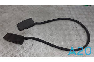 TK4856760A - Б/У Уплотнитель капота (на жабо) на MAZDA CX-9 2.5