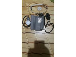 Тонометр механічний б/в