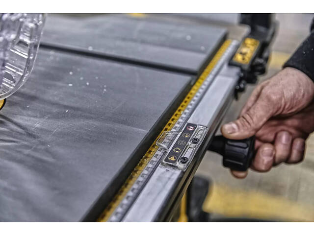 ТОП! Профессиональная пила настольная сетевая DeWALT DWE7492: 2000 Вт, диск 250 мм - Фото 9