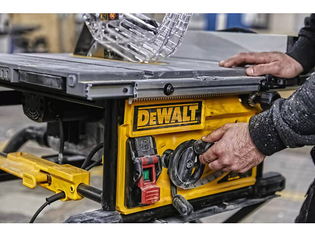 ТОП! Профессиональная пила настольная сетевая DeWALT DWE7492: 2000 Вт, диск 250 мм - Фото 10