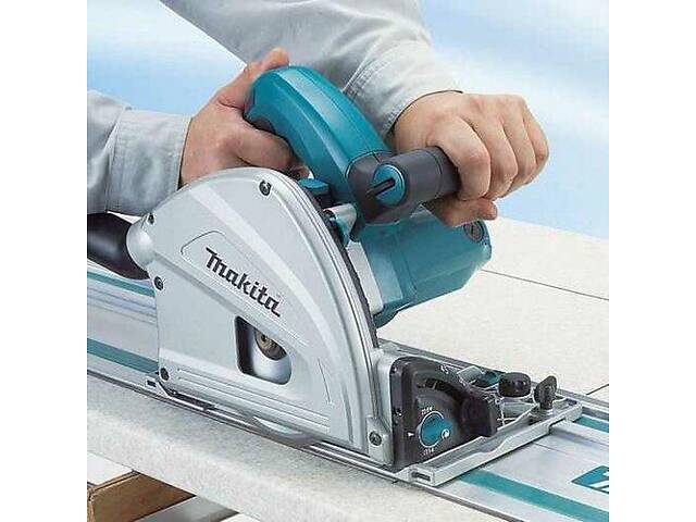 ТОП! Профессиональная ручная погружная дисковая пила Makita SP6000J : 1300 Вт, 165мм, 55мм + линейка 1.5м - Фото 8