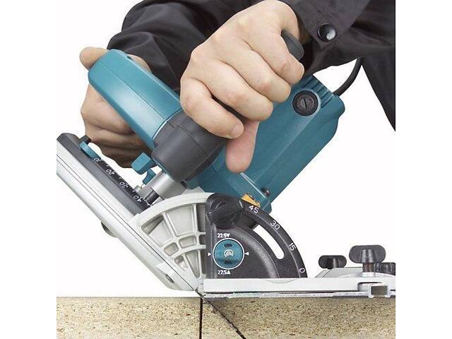 ТОП! Профессиональная ручная погружная дисковая пила Makita SP6000J : 1300 Вт, 165мм, 55мм + линейка 1.5м - Фото 9