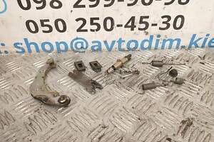 Тормозной механизм задний правый без колодок 4651005010 Toyota Avensis T25 03-09