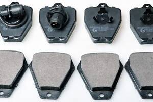 Гальмівні колодки для моделей: AUDI (100,100, A6, A8, A6)