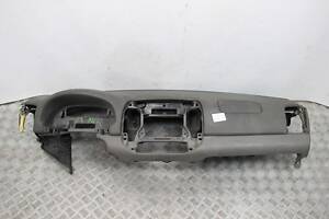 Торпедо + подушка (сіра) USA Toyota Camry 30 2001-2006 5540133110B0