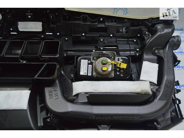 Торпедо передняя панель c AIRBAG Honda Clarity 18-21 usa черная с беж (01) 77100-TRT-A00ZA