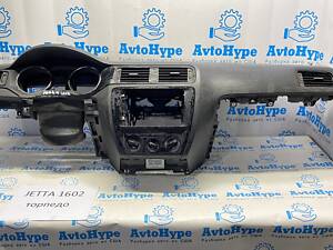 Торпедо передняя панель голая VW Jetta 11-18 USA (02) 5C7-857-001-C-82V