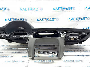 Торпедо передняя панель с AIRBAG Audi Q7 16-19 без проекции, кожа черно-серая