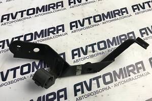 Кронштейн воздушного патрубка Toyota Avensis 3 T27 2.0D-4D 2009-1736826030