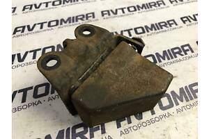 Демпфер передньої балки Toyota Avensis 3 T27 2009- 5122705050