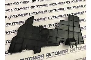 Дефлектор радіатора правий Toyota Avensis 3 T27 2009- 5329305070