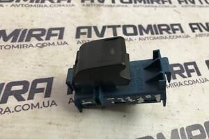 Кнопка стеклоподъемника передняя/задняя Toyota Avensis 3 T27 8481005070