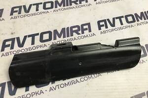 Пильник заднього бамперу правий Toyota Avensis 3 T27 Wagon 2009- 5216505010