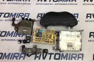 Комплект електроніки Toyota Avensis T25 2.0 D 2003-2008 MB1758006325