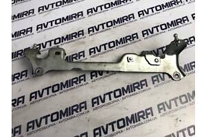 Кронштейн декоративної кришки двигуна Toyota Avensis T25 2003-2008 1263126010