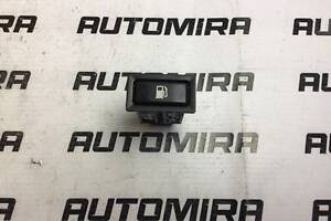 Кнопка открывания лючка топливного бака Toyota Avensis T25 2003-2008 156795