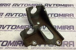 Кронштейн крепления троса КПП Toyota Avensis T25 2003-2008 3352420050