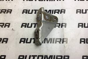 Кронштейн бампера переднего правый Toyota Avensis T25 2003-2008 5208105020