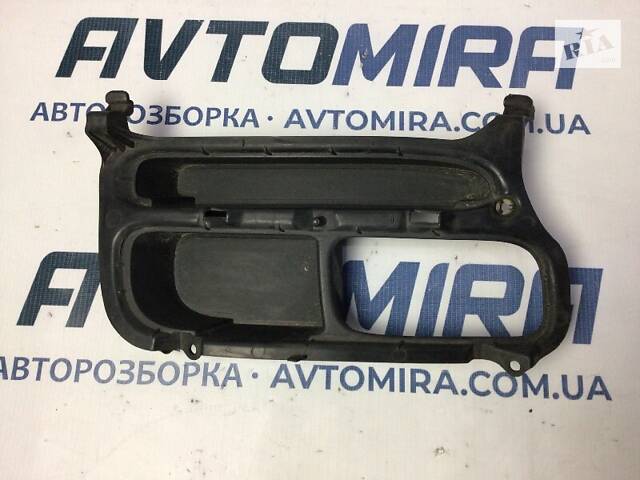 Заглушка противотуманной правой фары Toyota Avensis T25 2003-2008 5212705020