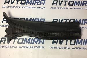 Жабо праве, накладка під лобове скло Toyota Avensis T25 2003-2008 557820503040