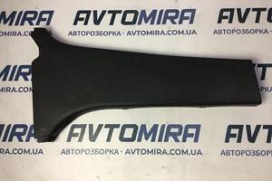 Накладка правой средней стойки нижняя Toyota Avensis T25 2003-2008 6241305030