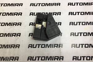 Кронштейн карти дверки лівий Toyota Avensis T25 2003-2008 6773205010