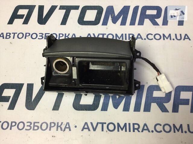 Пепельница Toyota Avensis T25 2003-2008 7411005021