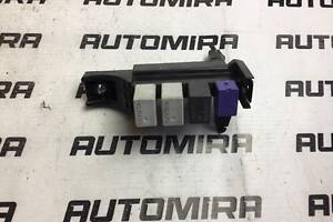 Блок реле Toyota Avensis T25 2003-2008 8275005010