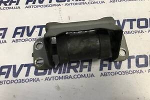 Відбійник кришки багажника Toyota Avensis T25 HB 2003-2008 6729005010